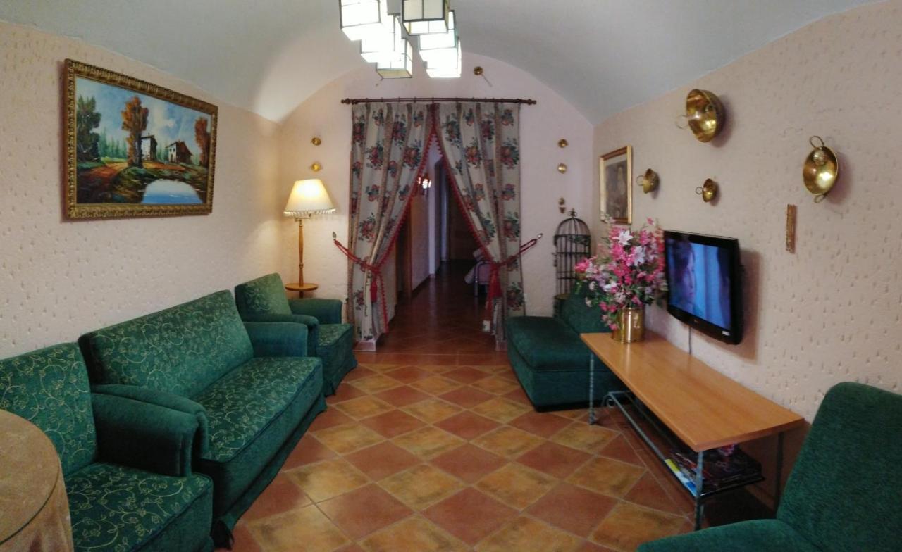 Apartamentos Horno Y Casa De Dulce Purullena Eksteriør billede